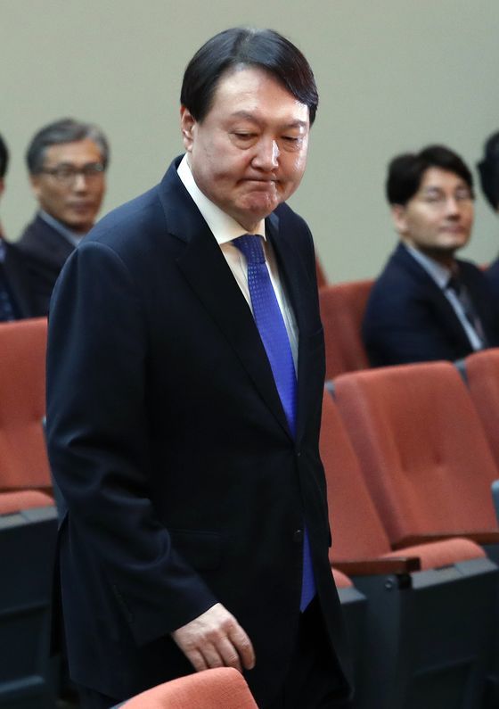 윤석열 검찰총장이 1월 2일 서울 서초구 대검찰청에서 열린 2020년도 신년 다짐회에 참석하고 있다.[뉴스1]