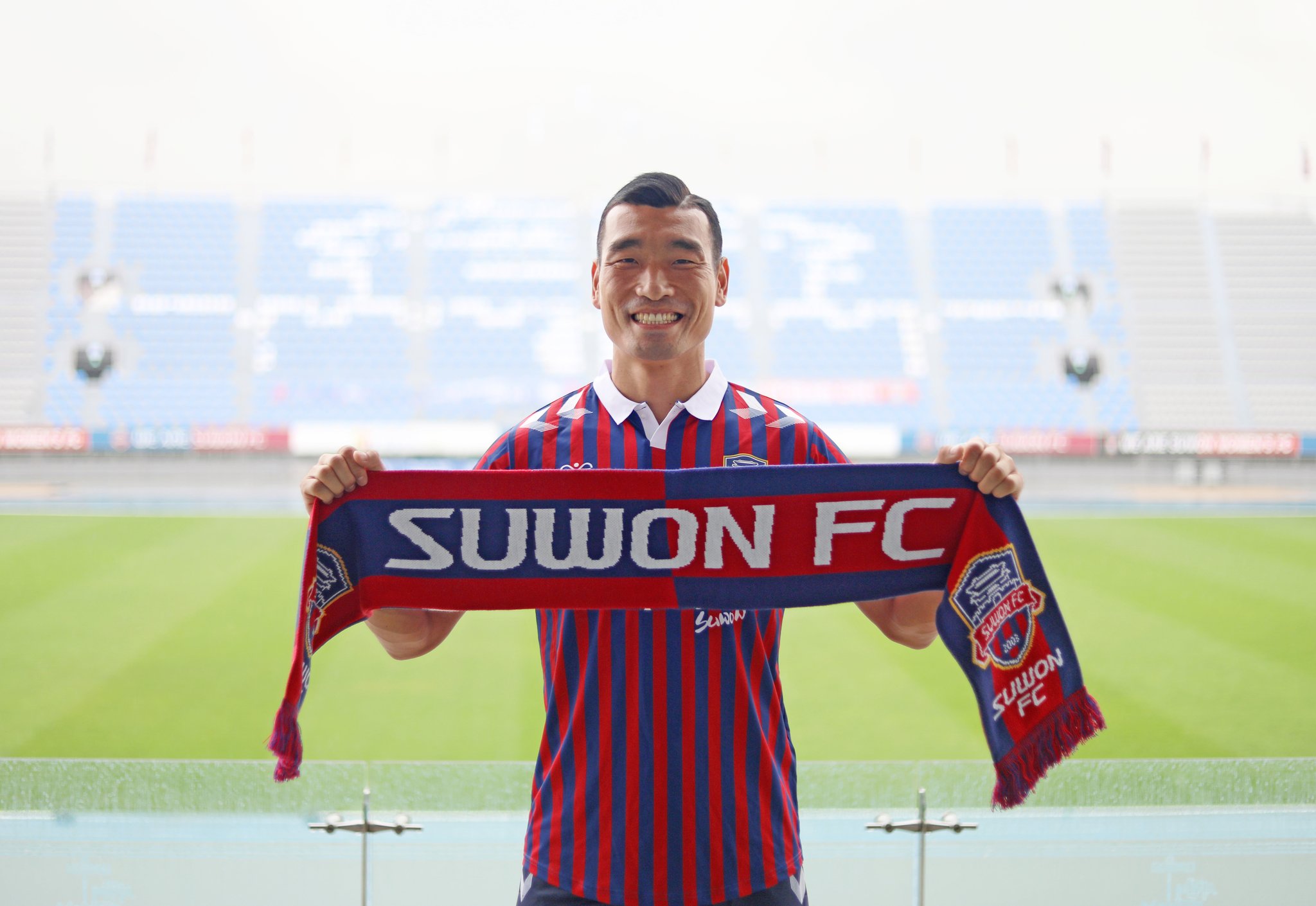 조원희는 유튜브에서 ’가야 돼~“를 외치다가 진짜로 현역 선수로 복귀했다. [사진 수원FC]