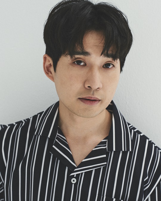 류덕환은 `에쿠우스`를 연극 무대 복귀작으로 선택한 이유에 대해 "매력에서 빠져나오지 못하는 것 같다"고 말했다. 제공ㅣ씨엘엔컴퍼니