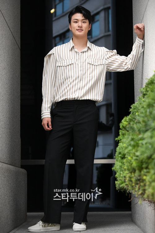 신승호는 촬영장에서 동갑내기 옹성우와 특히 통하는 게 많았다. 사진ㅣ유용석 기자