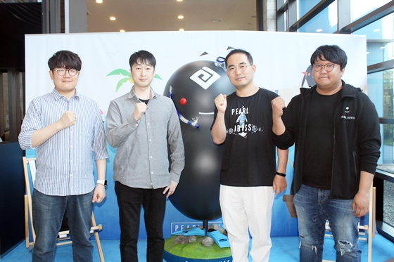 <좌측부터 펄어비스 주재상 게임디자인3팀장, 김재희 검은사막 총괄 PD, 고도성 검은사막 서비스실장, 장제석 게임디자인2팀장>