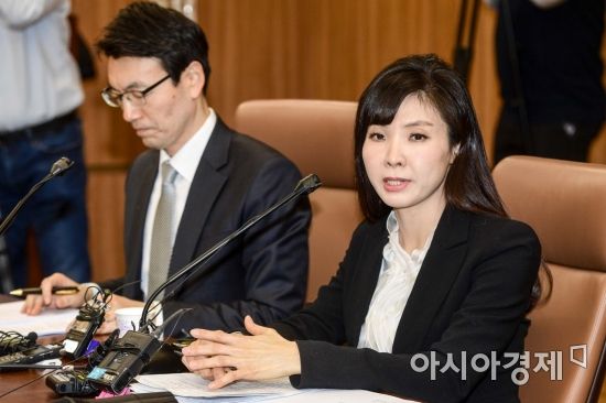 지난해 1월 안태근 전 검사장 관련 '미투' 폭로에 나선 서지현 수원지방검찰청 성남지청 부부장검사가 24일 서울 서초구 변호사회관에서 입장발표 기자회견을 하고 있다./강진형 기자aymsdream@
