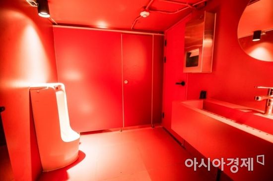 버닝썬 VIP룸 내부 화장실 사진.(사진=독자제공)