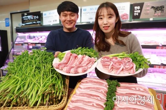 대형마트의 삼겹살 할인행사. 기사와는 상관없음.