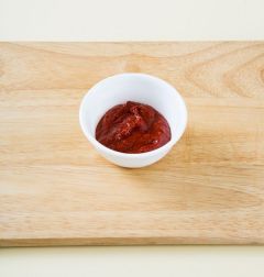 3. 분량의 비빔 양념장 재료를 섞는다.