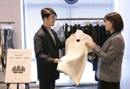 코오롱FnC의 브랜드 '래코드'의 착한 렌탈 서비스