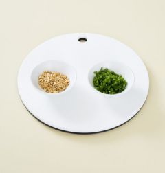 2. 실파는 송송 썰고 땅콩은 잘게 부순다.