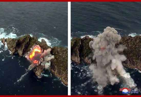 북한이 16일 또다시 김정은 국무위원장의 지도 하에 새 무기 시험사격을 했다고 조선중앙통신이 17일 보도했다. 지난 10일 발사 때처럼 이번에도 '새 무기'를 특징하는 명칭은 거론하지 않았다. 합동참모본부는 전날 오전 8시 1분과 8시 16분께 북한이 강원도 통천 북방 일대에서 동해상으로 단거리 탄도미사일로 추정되는 발사체 두 발을 발사했다고 밝혔다. 사진은 중앙통신 홈페이지에 공개된 것으로, 동해상의 타격 지점으로 추정된다.