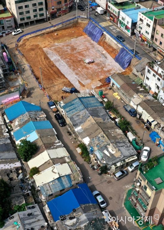 최근 일본은 소재·부품·장비 수출을 규제하는 경제보복을 시작했다. 대법원이 일본 전범기업 미쓰비시중공업에게 강제징용 피해를 배상하라는 판결을 내리면서다. 일본 정부는 '강제징용' 판결을 인정할 수 없다고 반박했지만 강제징용의 뼈아픈 증거는 남아있다. 강제징용 노동자의 흔적이 남아있는, '삼릉마을'이다. /문호남 기자 munonam@