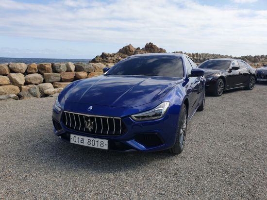 마세라티 기블리 S Q4그란 스포트