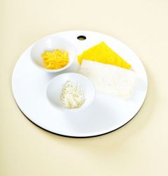 4. 달걀은 얇게 지단을 부쳐 곱게 채 썬다. 조기를 접시에 담고 지단, 실고추(또는 홍고추), 실파를 뿌린다.