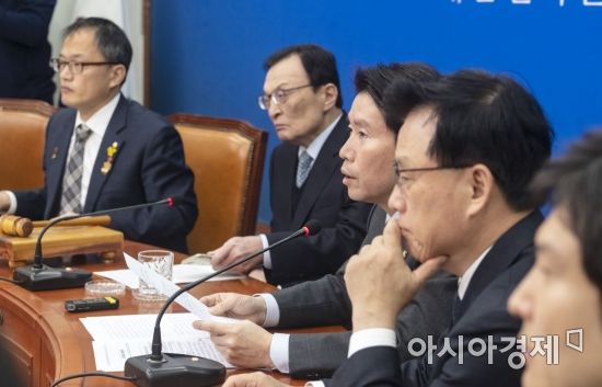 이인영 더불어민주당 원내대표가 25일 국회에서 열린 최고위원회의에 참석, 모두 발언을 하고 있다./윤동주 기자 doso7@