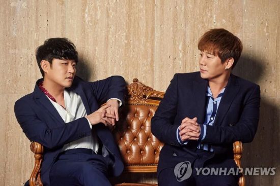 보컬그룹 바이브(왼쪽부터 류재현, 윤민수)메이저나인 제공 [이미지출처=연합뉴스]