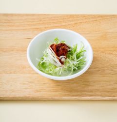 2. 대파는 곱게 채 썰어 찬물에 담갔다 물기를 빼서 분량의 초고추장 재료를 모두 섞어 버무린다.