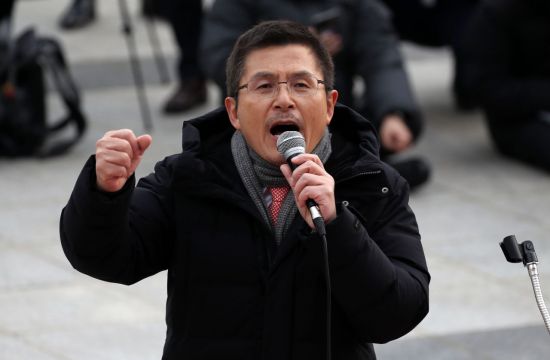 황교안 자유한국당 대표가 지난 23일 오후 여의도 국회 본관 앞 계단에서 열린 공수처법ㆍ선거법 날치기 저지 규탄대회에서 발언하고 있다. 사진=연합뉴스