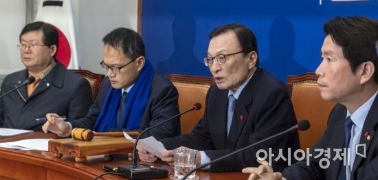 이해찬 더불어민주당 대표가 10일 국회에서 열린 최고위원회의에 참석, 모두 발언을 하고 있다./윤동주 기자 doso7@