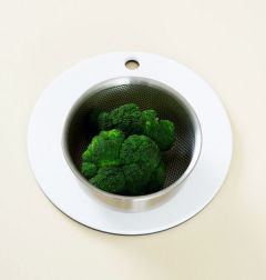1. 브로콜리는 큰 송이로 잘라 끓는 물에 소금을 약간 넣고 2분 정도 데쳐 찬물에 헹구어 물기를 뺀다.