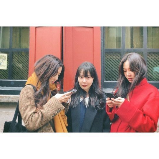 배우 정려원(좌), 김소이, 공효진(우)/사진=정려원 인스타그램 화면 캡처