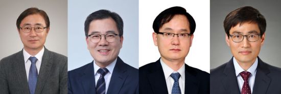 (왼쪽부터)오영우 문화체육관광부 1차관, 홍정기 환경부 차관, 강성천 중소벤처기업부 차관, 이문기 행정중심복합도시건설청장 (사진=청와대)