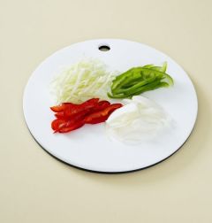 2. 양파, 피망, 양배추는 가늘게 채 썬다.