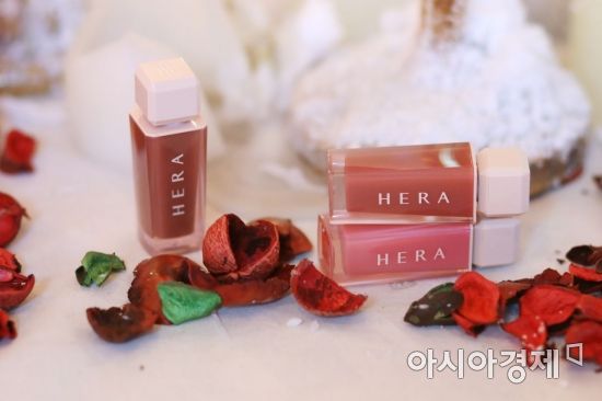 제니 립스틱, 헤라 '센슈얼 스파이스 누드 글로스'