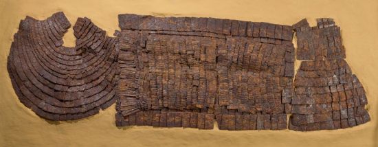 경주쪽샘지구 c10? 출토 말 갑옷