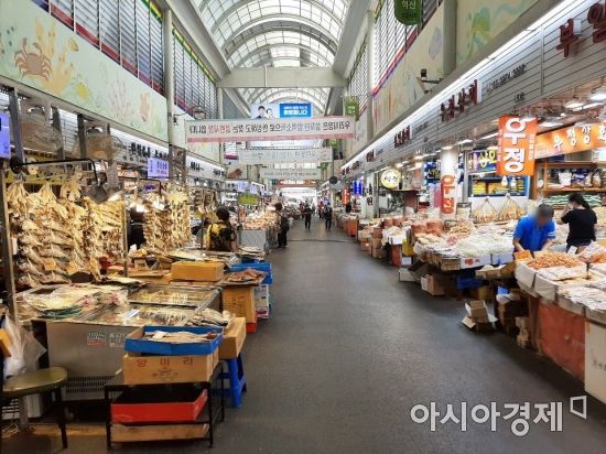 15일 오전 중부시장 한 건어물 상회. / 사진=임주형 인턴기자 skepped@asiae.co.kr