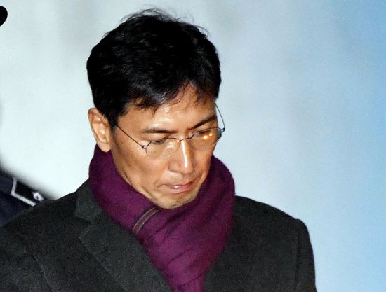 지위를 이용해 수행비서를 성폭행한 혐의로 재판에 넘겨진 안희정 전 충남지사에게 징역 3년 6개월이 확정됐다. 대법원 2부(주심 김상환 대법관)는 지난해 9월 피감독자 간음, 업무상 위력에 의한 추행, 강제추행 등 혐의로 기소된 안 전 지사의 상고심에서 원심판결을 확정했다./사진=연합뉴스