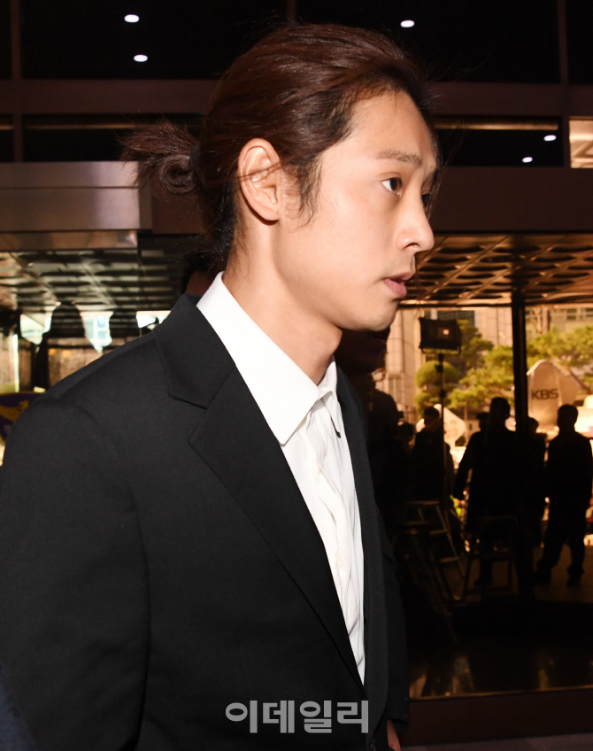 서울지방경찰청 광영수사대에 피의자 신분으로 출석한 가수 정준영 (사진=신태현 기자)