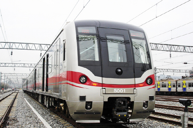 현재 운행 중인 신분당선 무인 전동차. 예타 완화로 신분당선 연장선(광교~호매실) 사업 진행에 속도가 붙을 전망이다(사진=현대 로템)