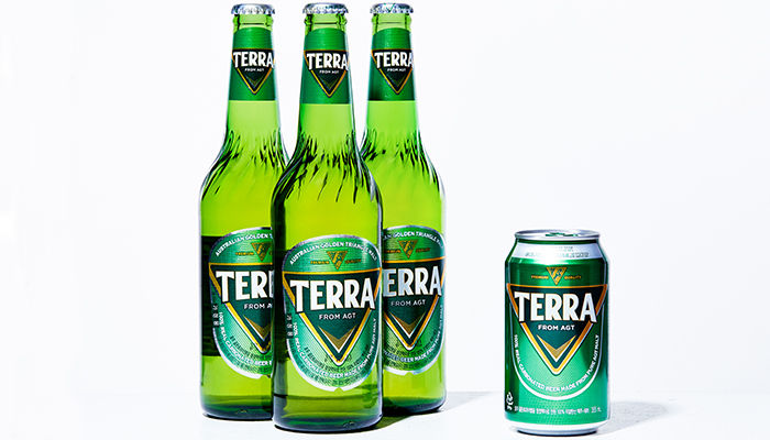 r  하이트진로의 맥주 '테라'가 디자인 특허 침해 논란에 놓였어요. (사진=하이트진로)