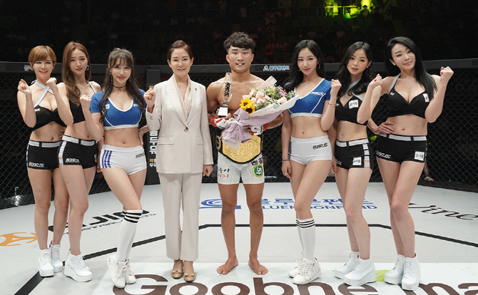 로드FC 페더급 타이틀 1차 방어전에 성공한 이정영. 사진=로드FC