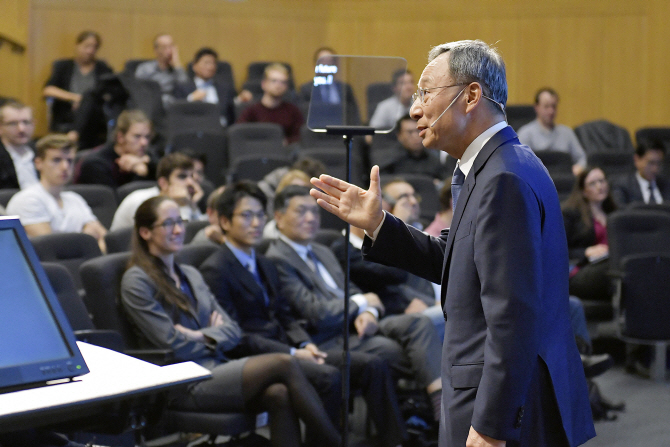 ▲황창규 KT 회장