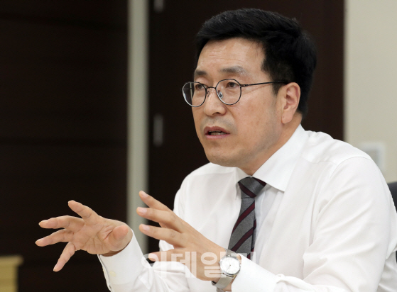 이데일리와 인터뷰 중인 김영곤 국립국제교육원장(사진=방인권 기자)