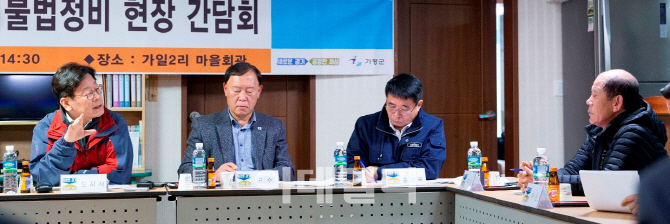 주민과 이야기하고 있는 이재명 지사.(사진=경기도)