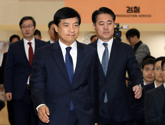 이성윤 서울중앙지검장이 지난 13일 서울 서초구 서초동 서울중앙지검에서 열린 취임식에 입장하고 있다. (사진=연합뉴스)