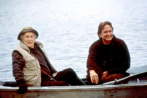 ‘더글라스 패밀리’의 커크 더글라스(왼쪽)