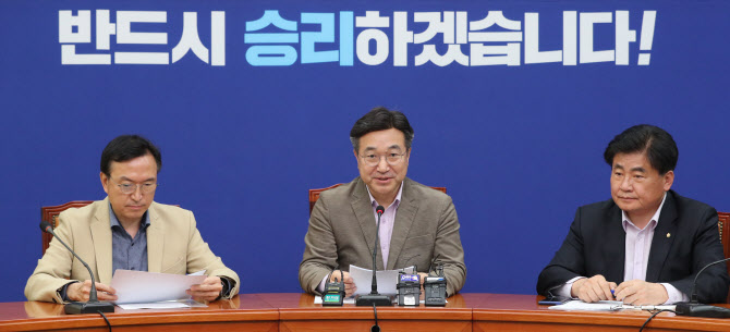 더불어민주당 윤호중 사무총장이 22일 오후 서울 여의도 국회에서 기자간담회를 하고 있다.(사진=연합뉴스)