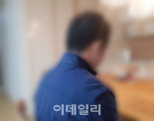 고유정은 의붓아들인 승빈군을 살해한 혐의를 받고 있다. 승빈군의 친부인 홍씨가 이데일리와 인터뷰하고 있는 모습. (사진=손의연 기자)