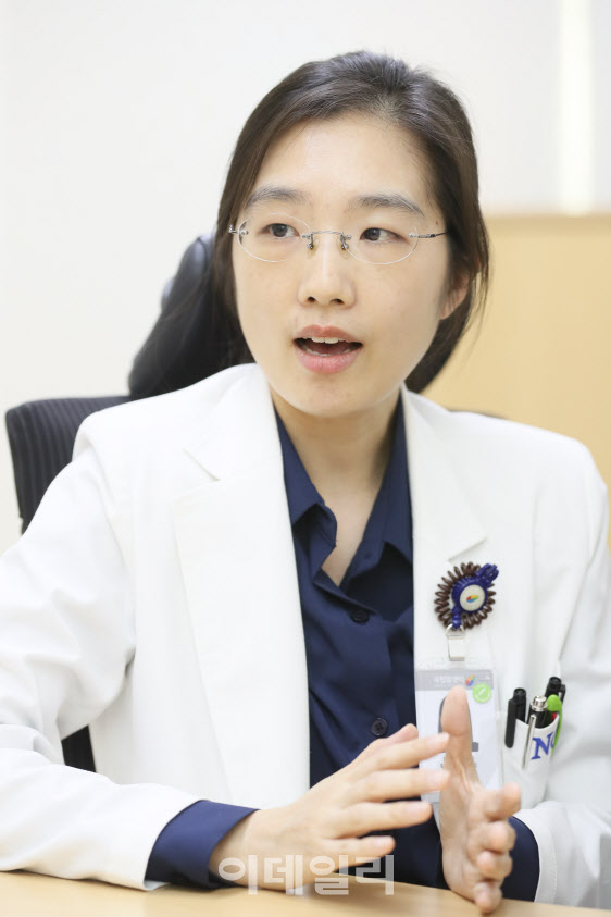 전준영 국립암센터 감염내과 전문의는 13일 경기 고양시 일산 국립암센터에서 진행된 이데일리와 인터뷰를 통해 “신종 코로나바이러스 감염증(코로나19)과 관련 잘못 알려진 정보들이 적지 않다”고 지적했다. (사진=이데일리 이영훈 기자)