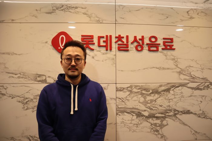 롯데칠성음료 주류 마케팅팀에서 근무하는 장승훈(38)씨. (사진=신현지 인턴기자)