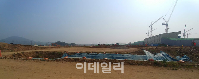 2019년 6월 인천시 서구 원당동 모델하우스 부지 서쪽 방향으로 바라본 검단신도시 공사현장(사진=김용운 기자)