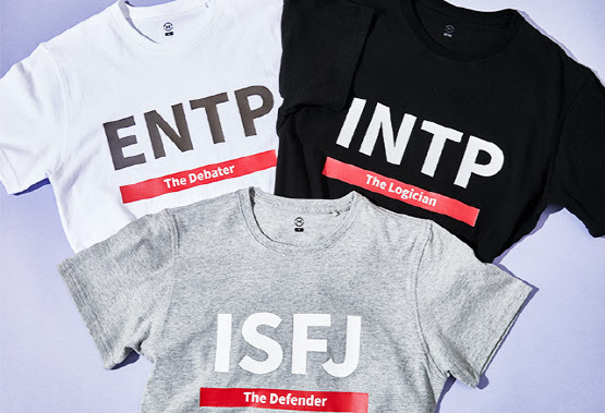 MBTI 검사 결과 유형을 새긴 티셔츠 (사진=카카오메이커스 홈페이지 갈무리)
