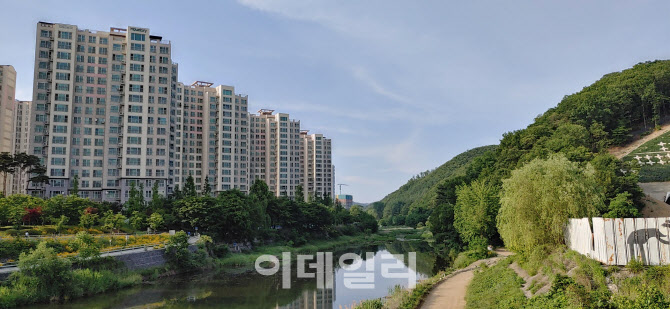 6월 초에 촬영한 남양주 진접지구를 지나는 왕숙천(사진=김용운 기자)