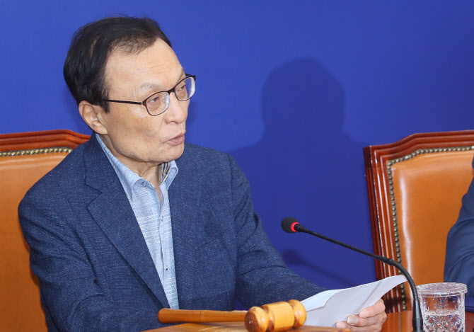 이해찬 더불어민주당 대표가 22일 국회에서 열린 최고위원회의에서 발언하고 있다.(사진=연합뉴스)