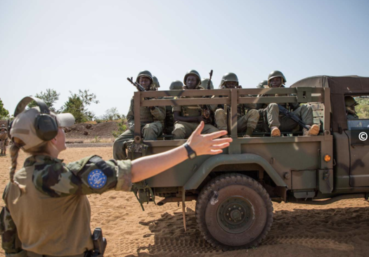 2018년 12월 27일(현지 시각) 영국 BBC 등 외신은 독일군이 징병제 폐지에 따른 인력난으로 전문 직책에 유럽연합(EU) 시민권자를 채용하는 방안을 검토하고 있다고 전했다. 사진은 아프리카 말리에 파병간 독일군의 모습. /Bundeswehr