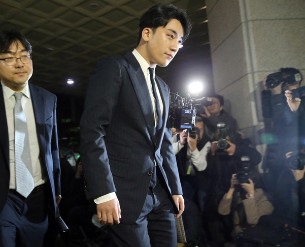 도 국회에서 열린 행정안전위원회 전체회의에서 민갑룡 경찰청장이 빅뱅의 승리가 관련된 강남 버닝선 관련 보고를 하고 있다. /조선DB