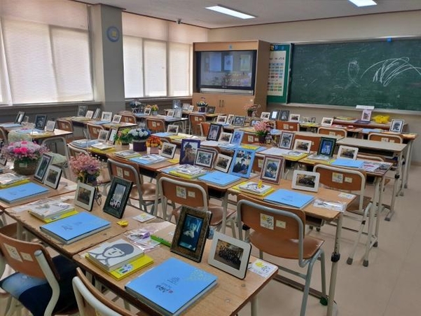 16일 오전 안산시 단원구 ‘4·16기억교실’에 차려진 한 교실의 모습. /박소정 기자