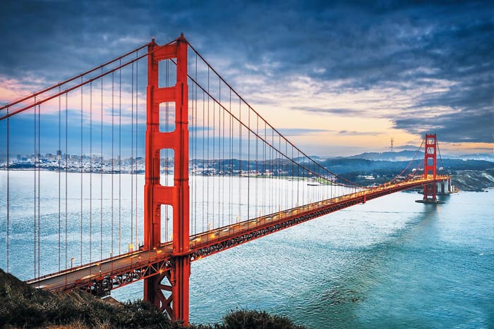 금문교(Golden Gate Bridge), 1937년 개통.