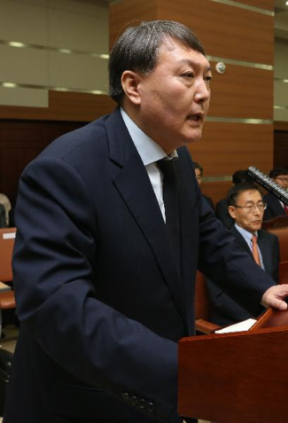 2013년 10월 21일 윤석열 당시 여주지청장이 고검국감장에 나와 답변하고 있다./조선DB